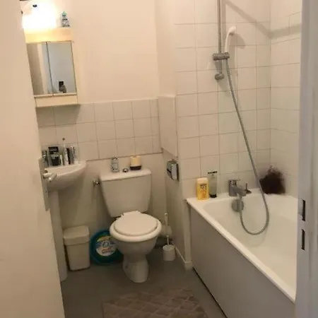 Cosy A Balcon Tour Eiffel Et Parking Apartment Paris